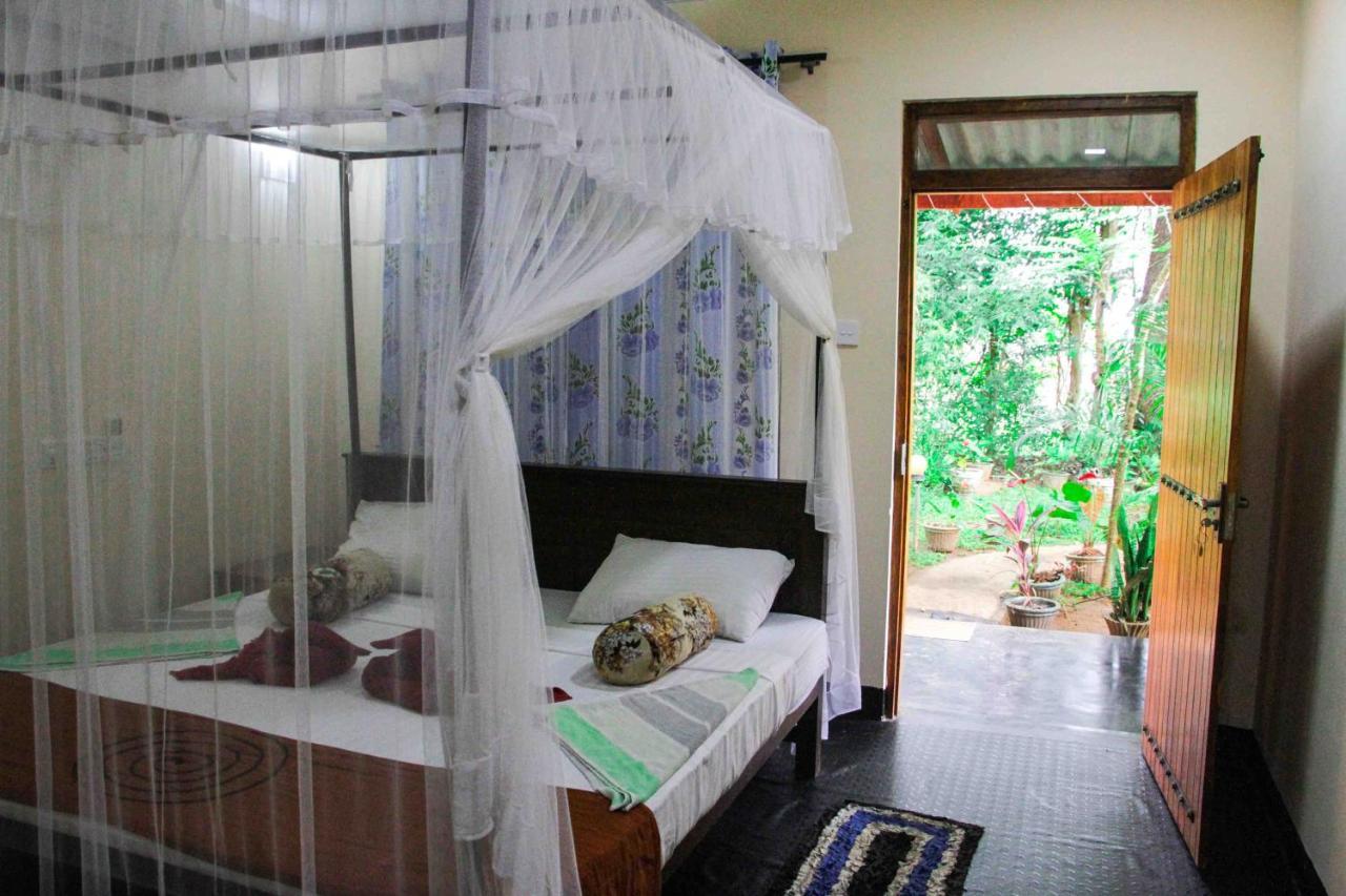 Manju Homestay Szigirija Kültér fotó