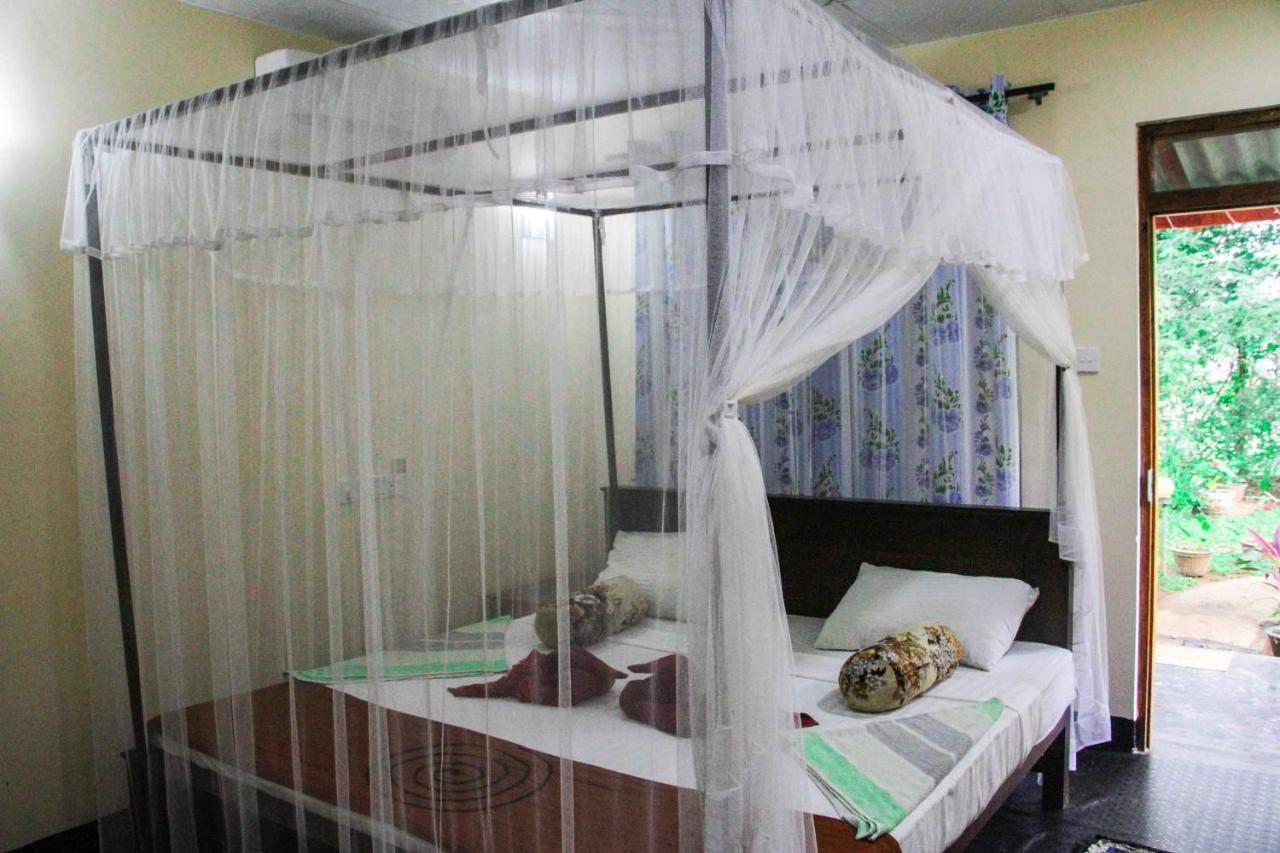 Manju Homestay Szigirija Kültér fotó