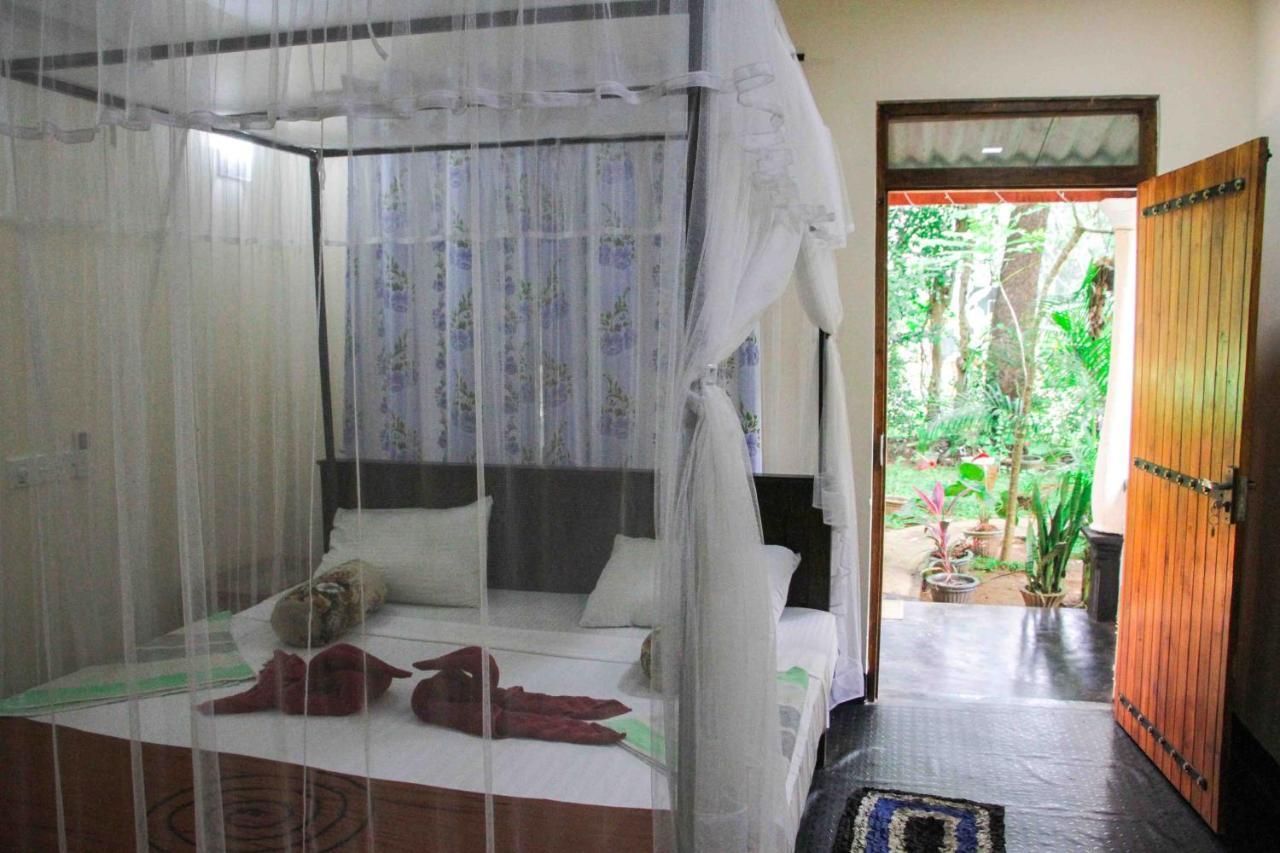 Manju Homestay Szigirija Kültér fotó