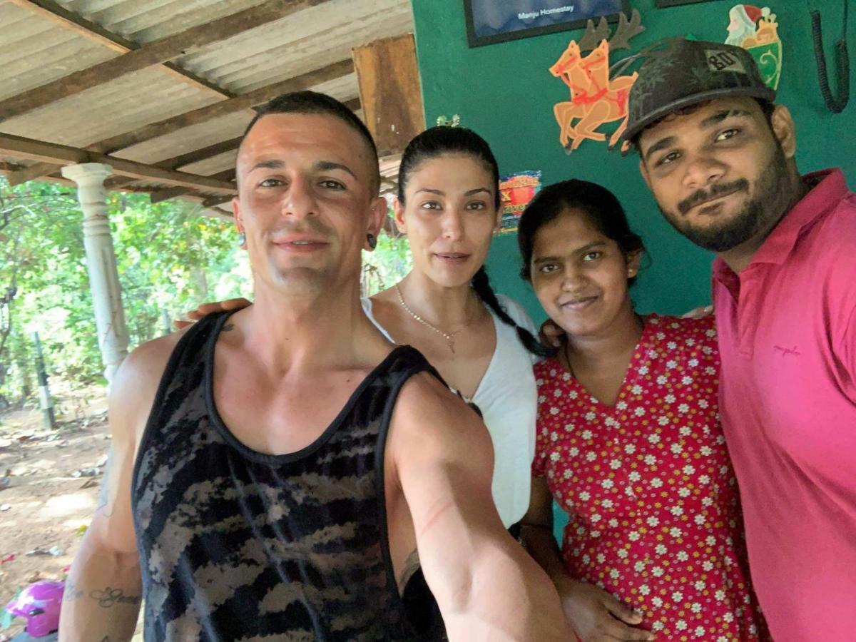 Manju Homestay Szigirija Kültér fotó